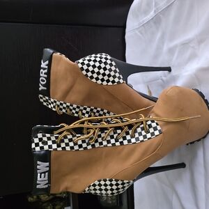 Stylish Tan and Black Women's Boots